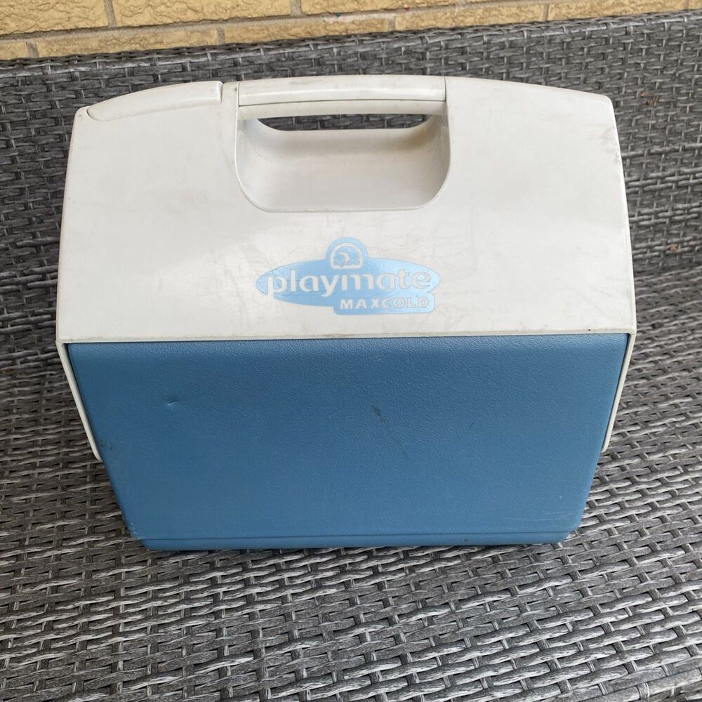 Vintage Igloo Playmate Elite Maxcold w/ 30 Can Capacity - Push Button To Open